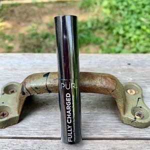 PUR  fully charged mascara